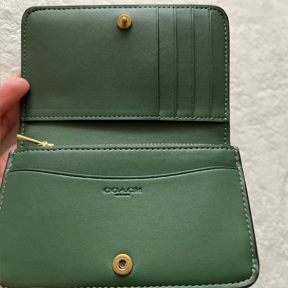 Coach Essential Slim Card Case in Amazon Green - Picture 6 of 13